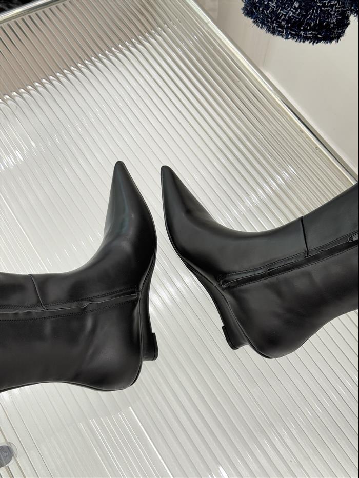 20251128174315872 470